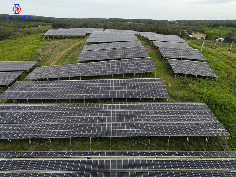 Mái điện trong dự án Điện Năng lượng mặt trời tại Bình Phước